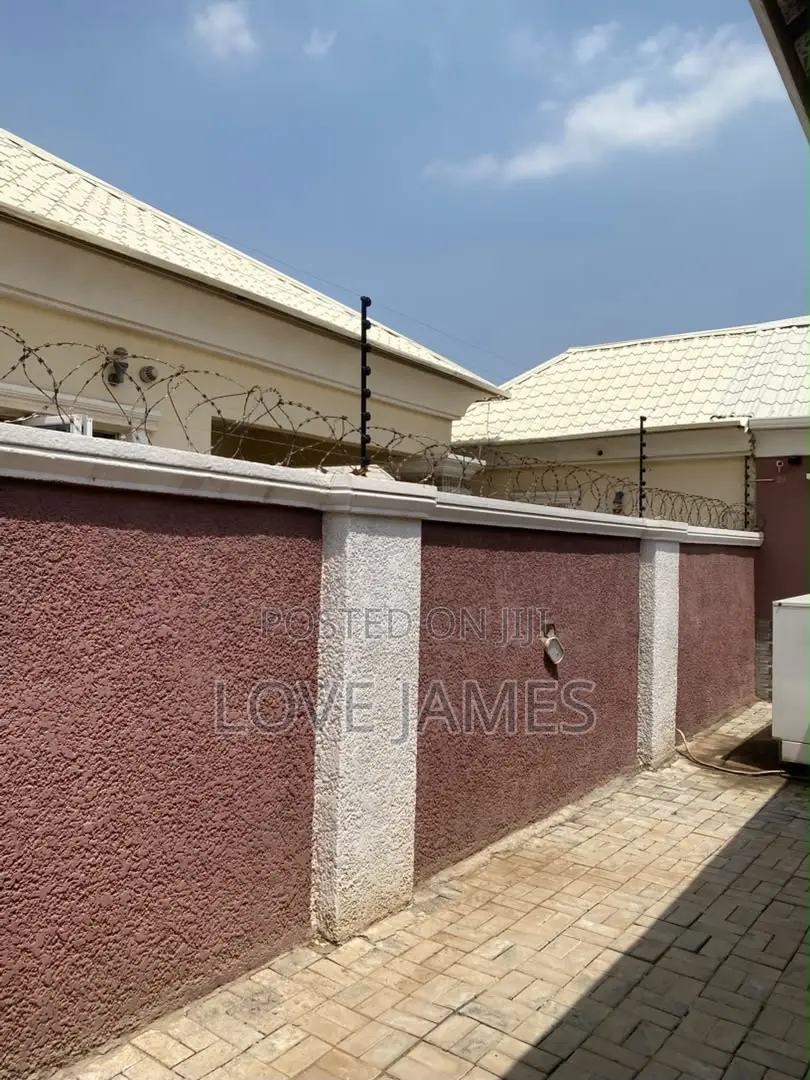 Budgetfriendly Shortlet Service Apartment 24hrs Electricity in Lokogoma
