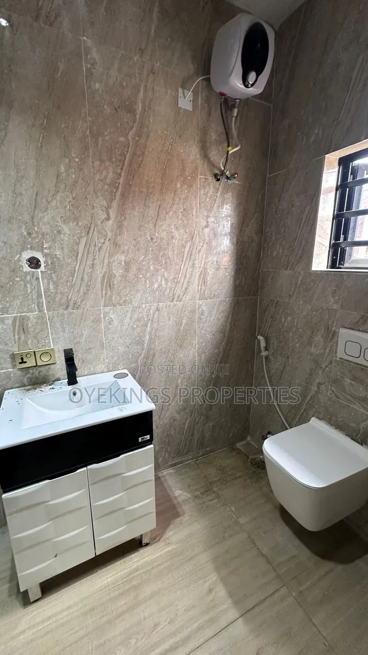 5bdrm Duplex in Heritage Estate, Oluyole for sale in Oluyole