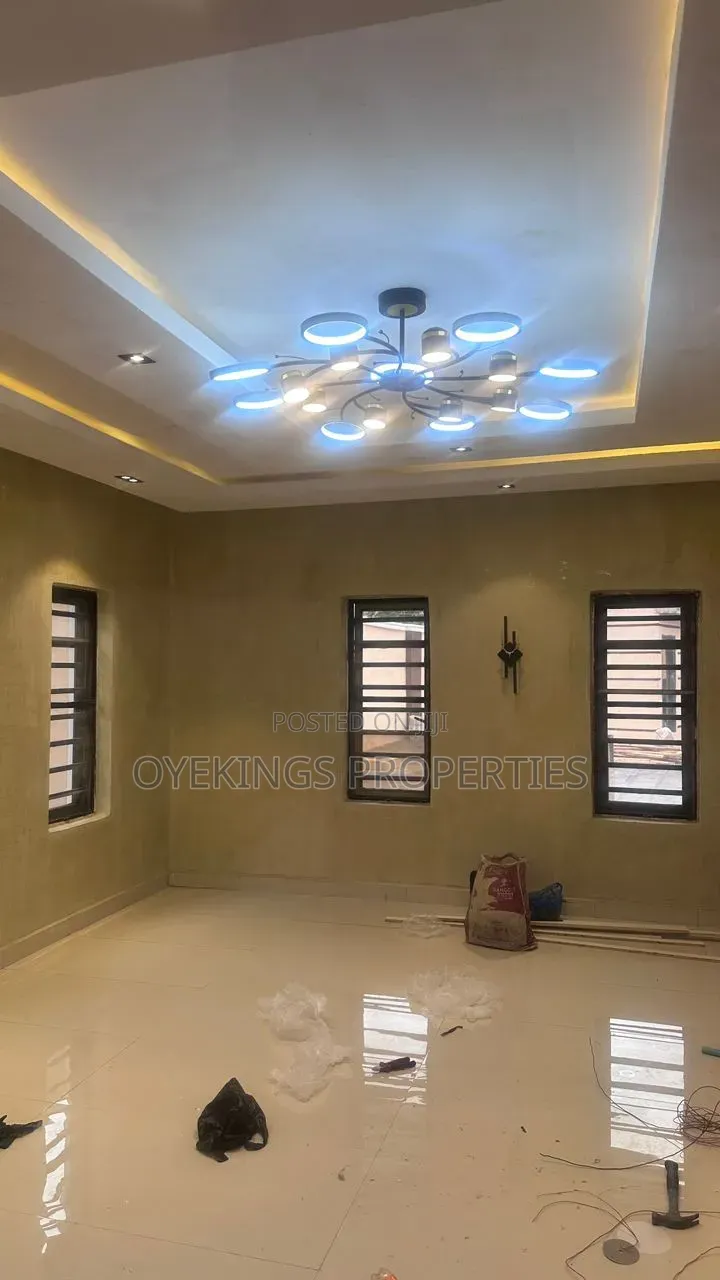 5bdrm Duplex in Heritage Estate, Oluyole for sale in Oluyole