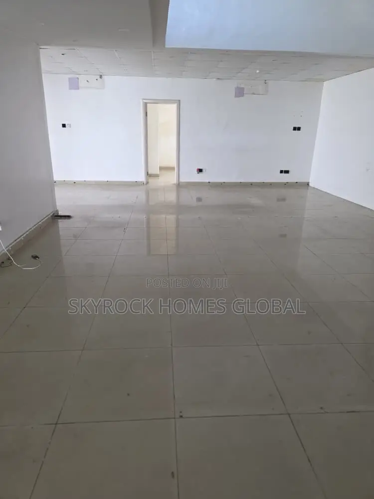 5 Bedroom Detached House Office Space in Adeola Odeku