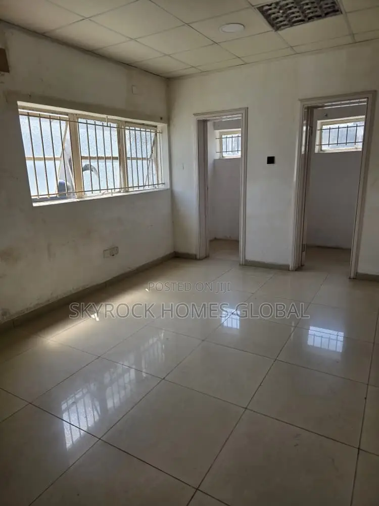 5 Bedroom Detached House Office Space in Adeola Odeku