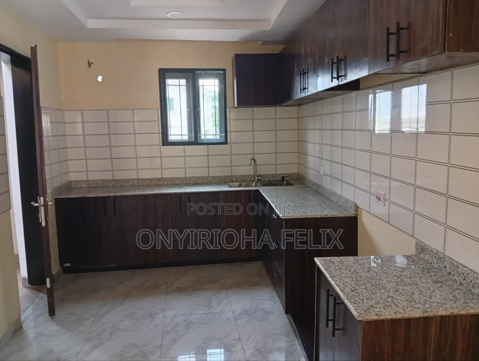 3bdrm Block of Flats in Gwarinpa Off 3Rd, Bunkoro for rent in Bunkoro