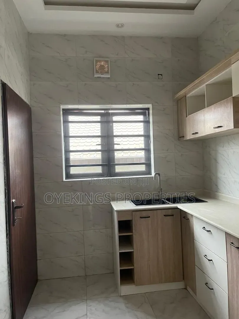 3bdrm Block of Flats in Olusoji, Oluyole for rent in Oluyole