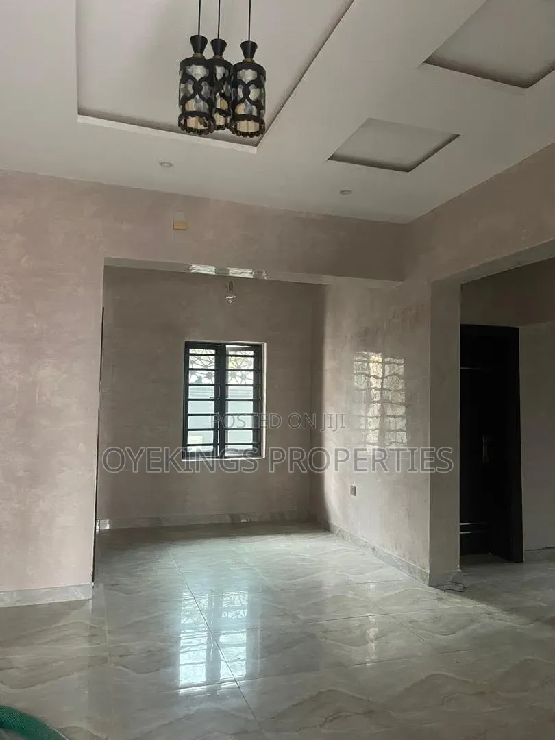 3bdrm Block of Flats in Olusoji, Oluyole for rent in Oluyole