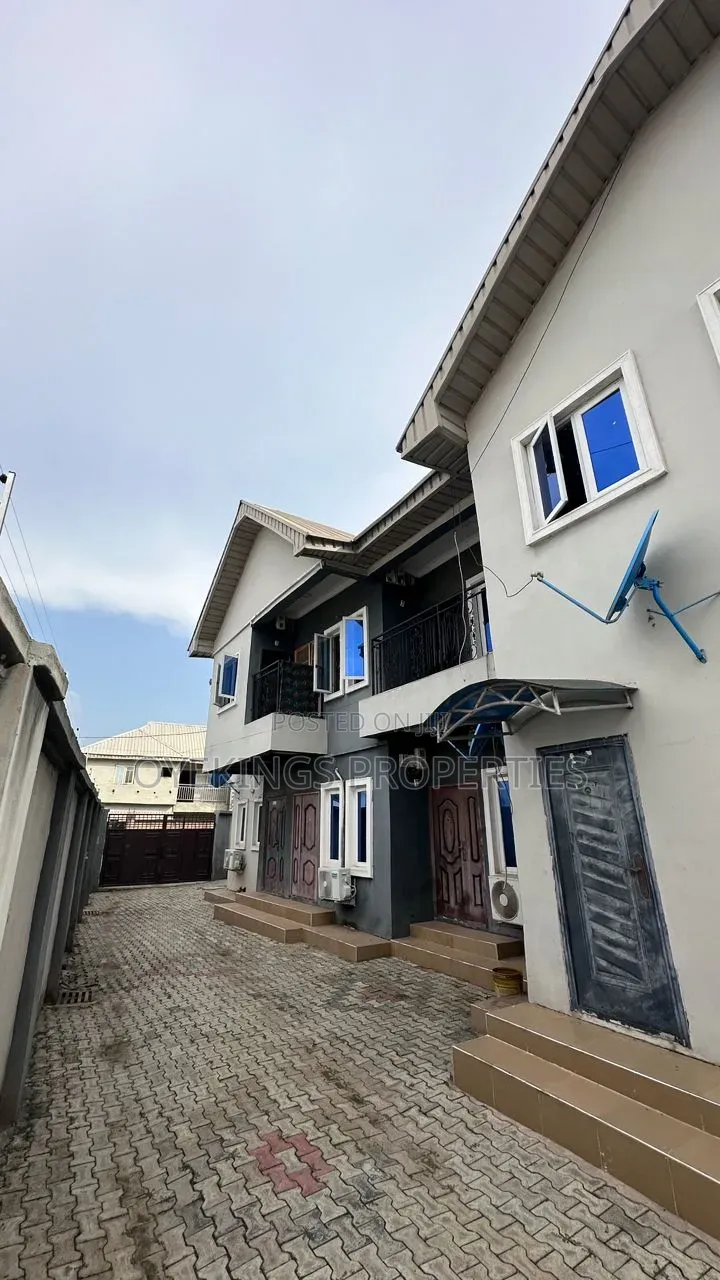 3bdrm Block of Flats in Oluode, Orange Gate, Oluyole for sale in Oluyole