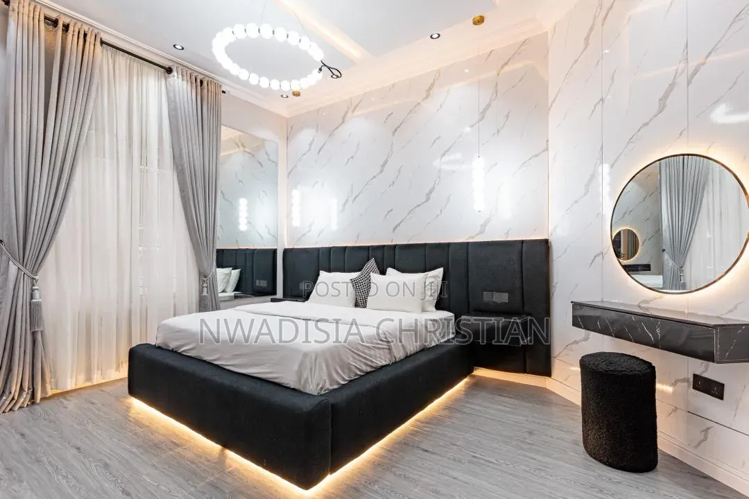 Executive 1-Bedroom Getaway in Lekki Phase 1