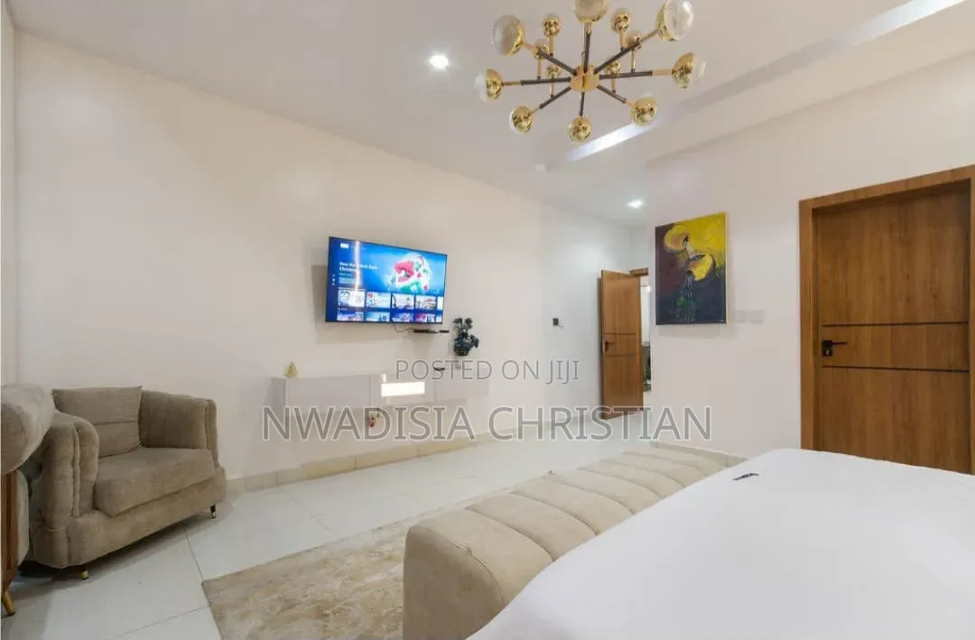 Modern 2-Bedroom Apartment With Pool Access in Lekki Phase 1