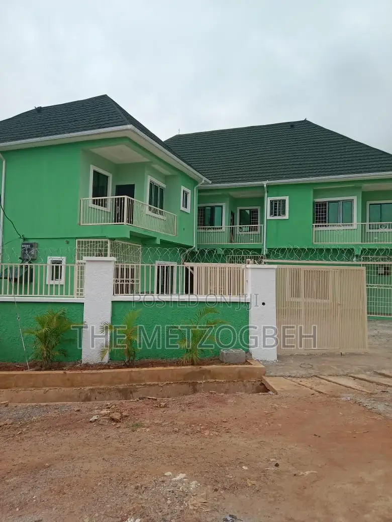 3 Bedroom Terrace Duplex in Apo Resettlement