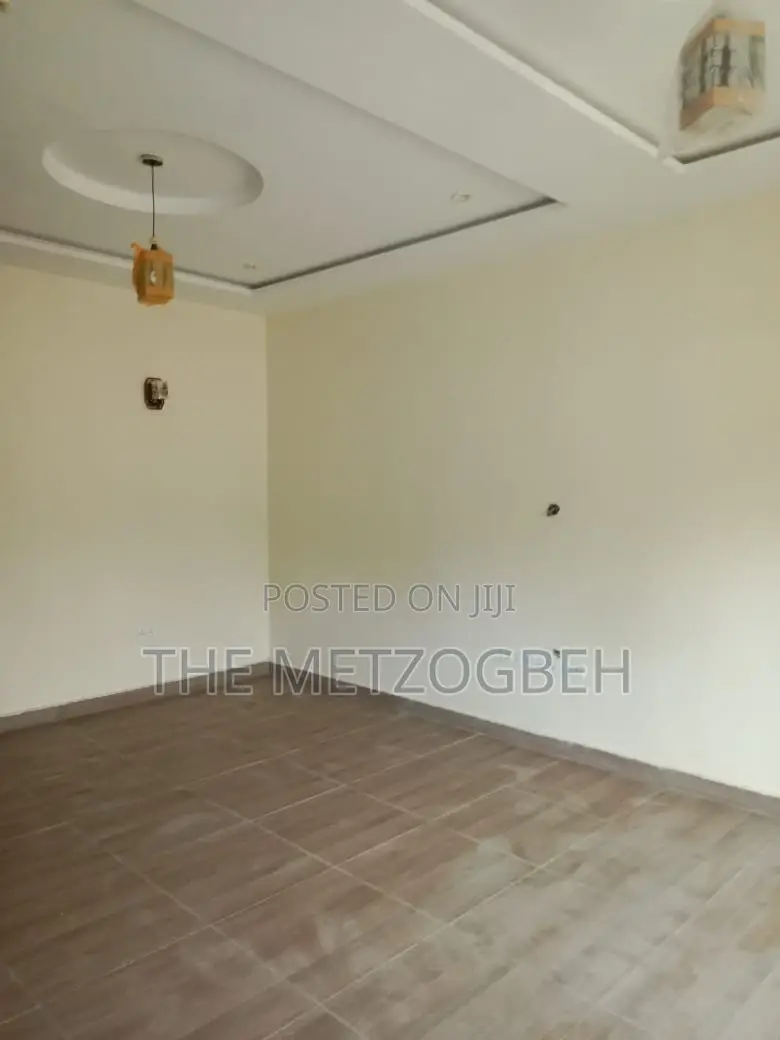 3 Bedroom Terrace Duplex in Apo Resettlement