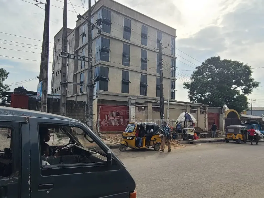 Morden Building 5 Floors Office Building Lease Sabo Yaba Lagos in Sabo / Yaba