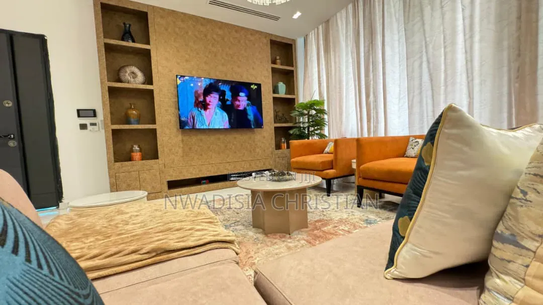 Executive 2-Bedroom Maisonette With Resort Amenities in Lekki Phase 1