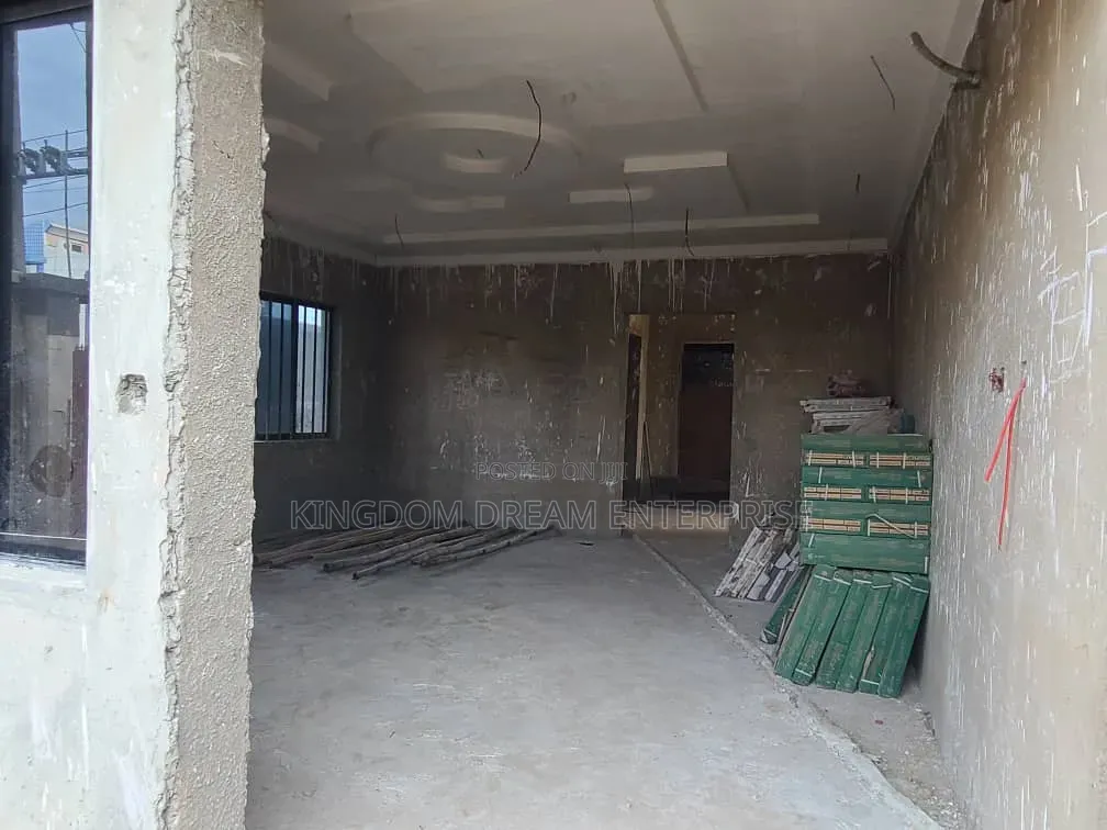 Morden Building 5 Floors Office Building Lease Sabo Yaba Lagos in Sabo / Yaba