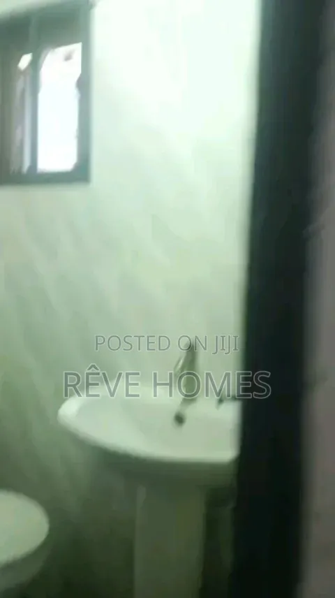 2bdrm Apartment in Adekunle for rent in Adekunle