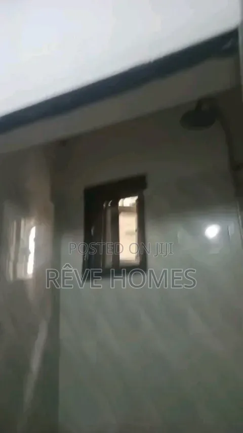 2bdrm Apartment in Adekunle for rent in Adekunle