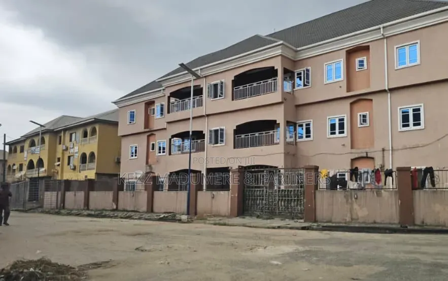 6bdrm Block of Flats in Ikenegbu, Owerri for sale in Owerri