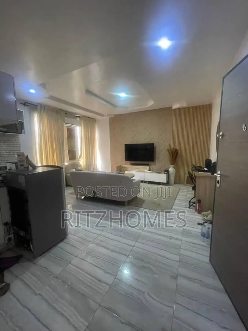 Mini Flat in Chevron for rent in Chevron