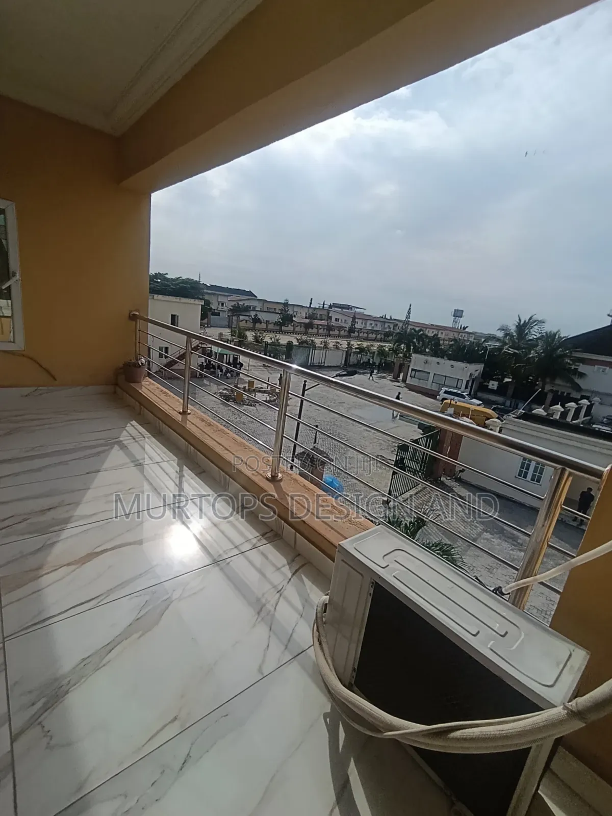 Mini Flat in Paradise, Chevron for rent in Chevron