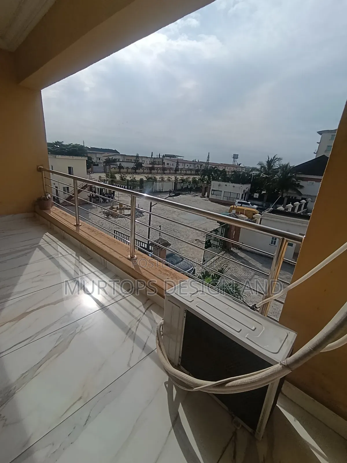 Mini Flat in Paradise, Chevron for rent in Chevron