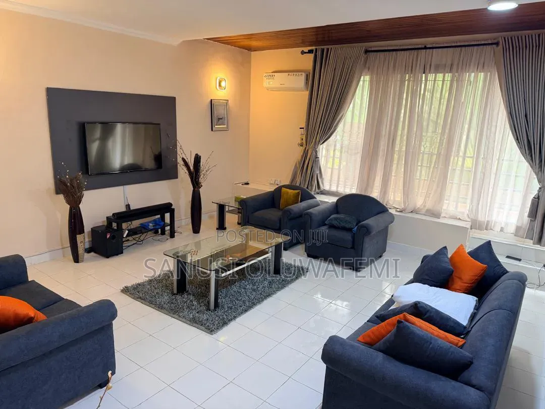 Furnished 3bdrm Block of Flats in Idowu Taylor for rent in Idowu Taylor
