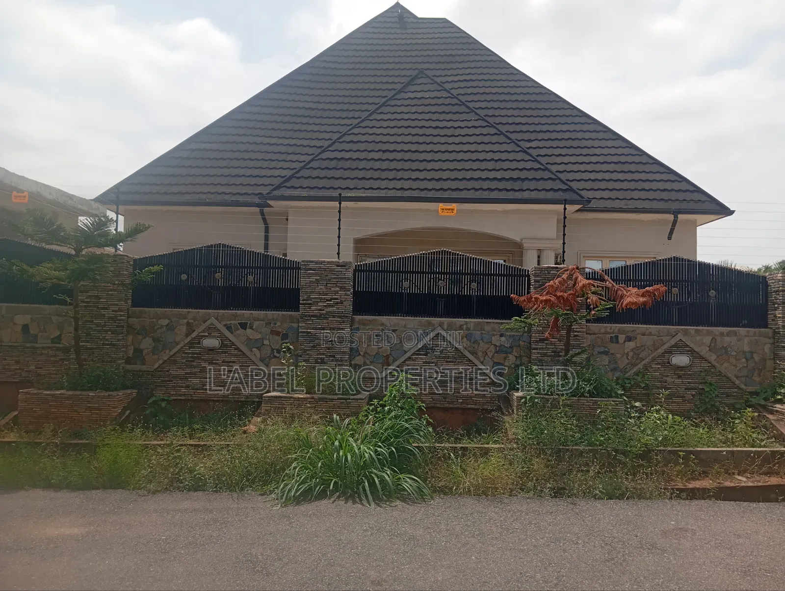 3bdrm Bungalow in Pentvile Estate for sale in Lokogoma