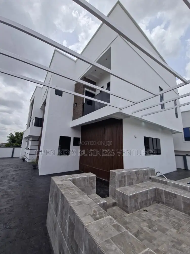 Furnished 4bdrm Duplex in Agodi Gra for sale in Agodi