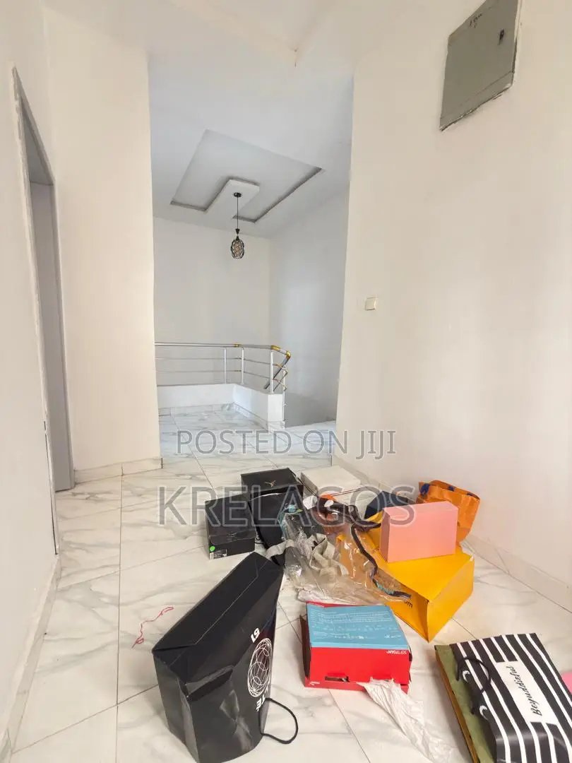 4bdrm Duplex in Chevron Toll Gate for sale in Chevron