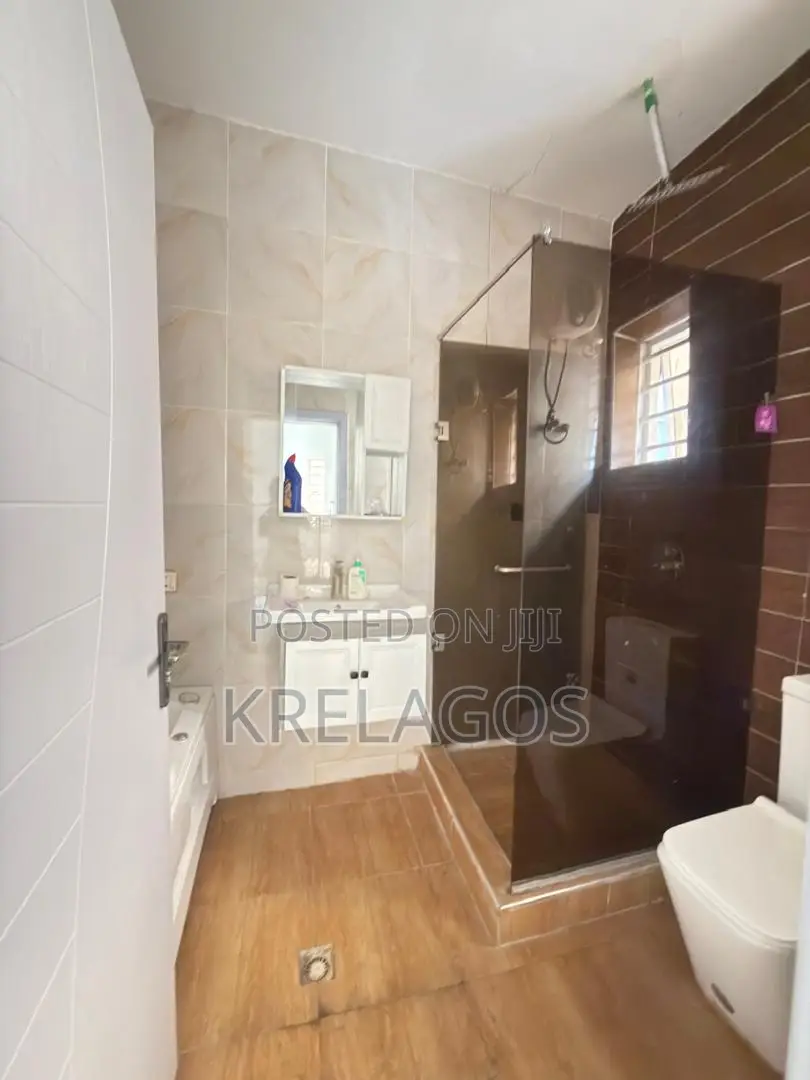 4bdrm Duplex in Chevron Toll Gate for sale in Chevron