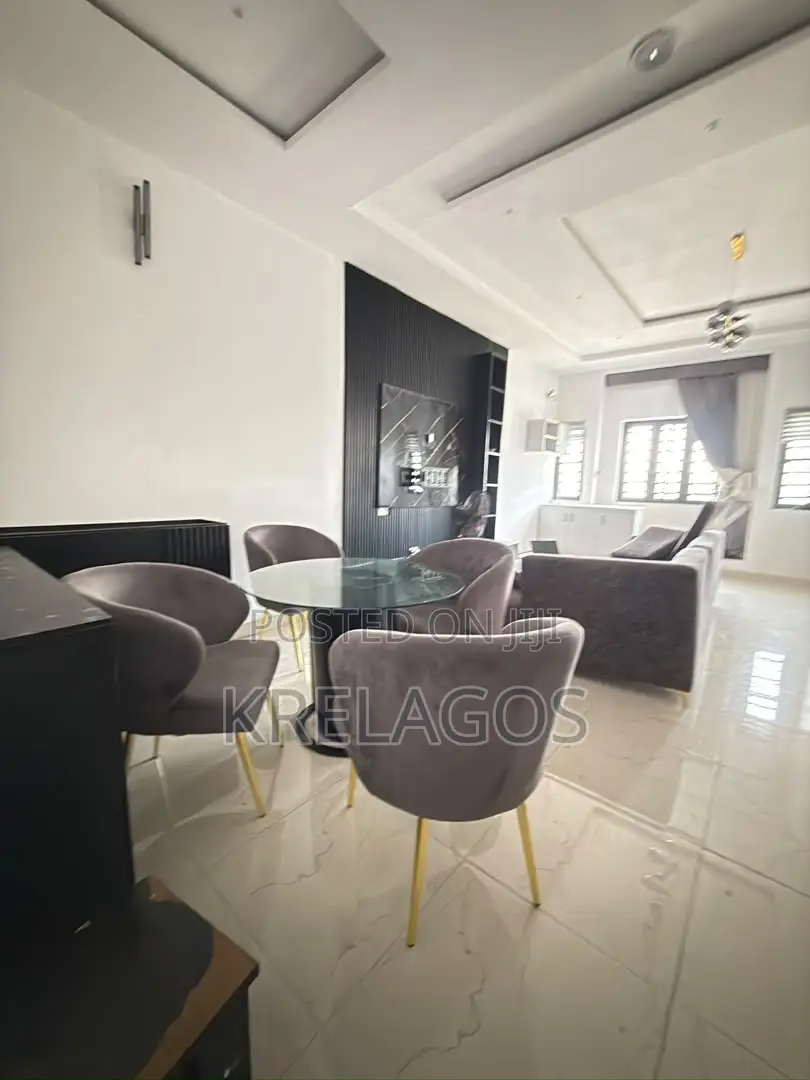 Mini Flat in Orchid, Chevron for rent in Chevron