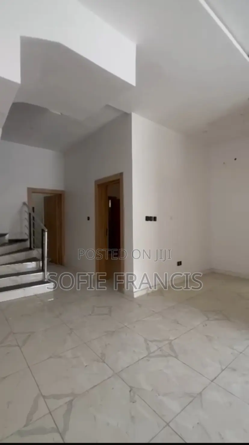 4bdrm Duplex in Thomas Estate for rent in Thomas Estate