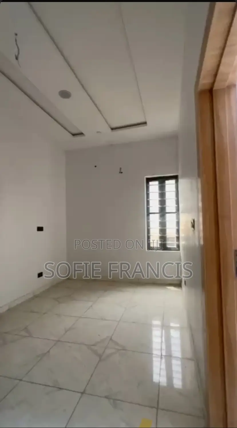 4bdrm Duplex in Thomas Estate for rent in Thomas Estate