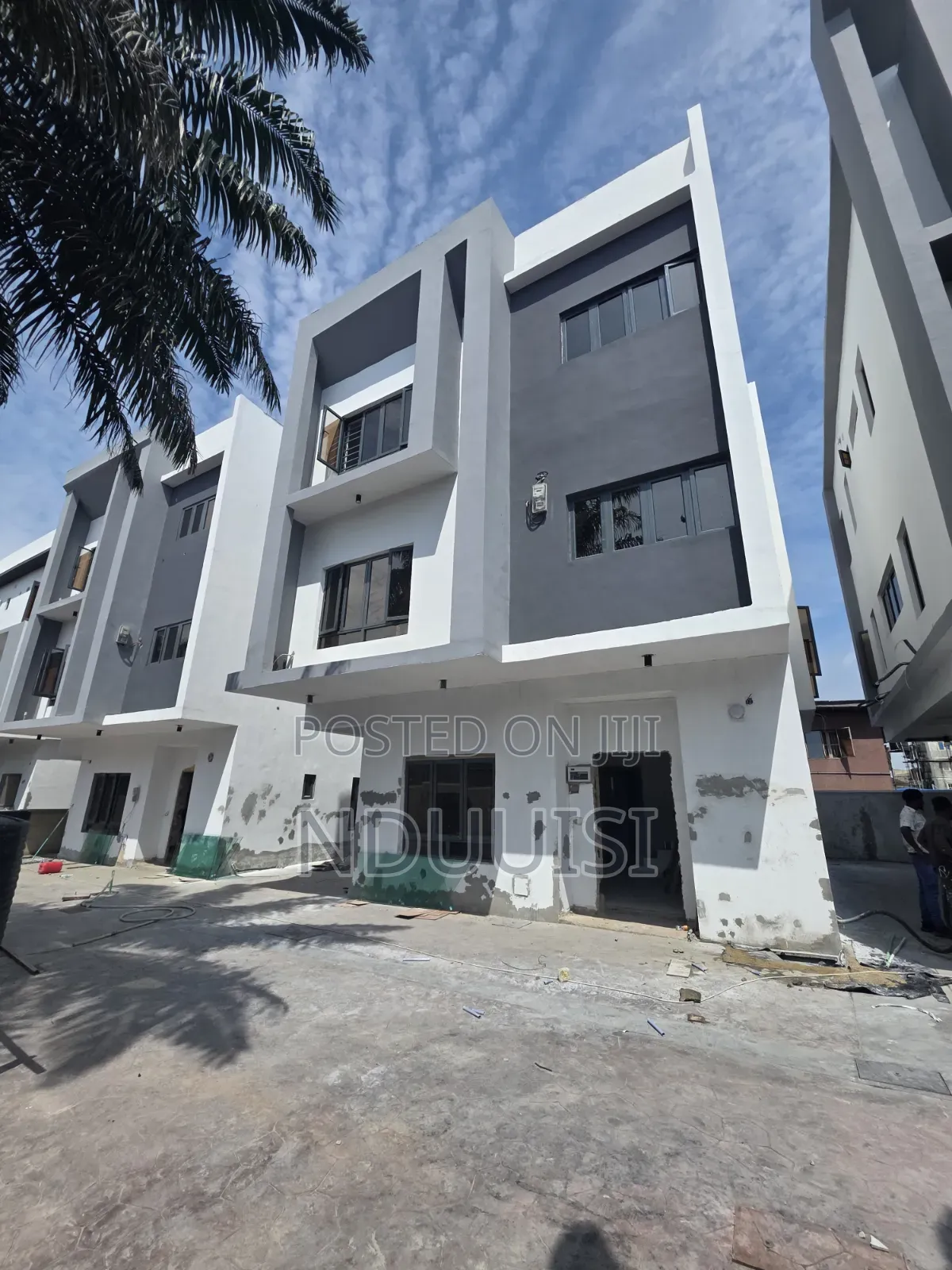 5bdrm Duplex in Alaka Estate for sale in Alaka Estate