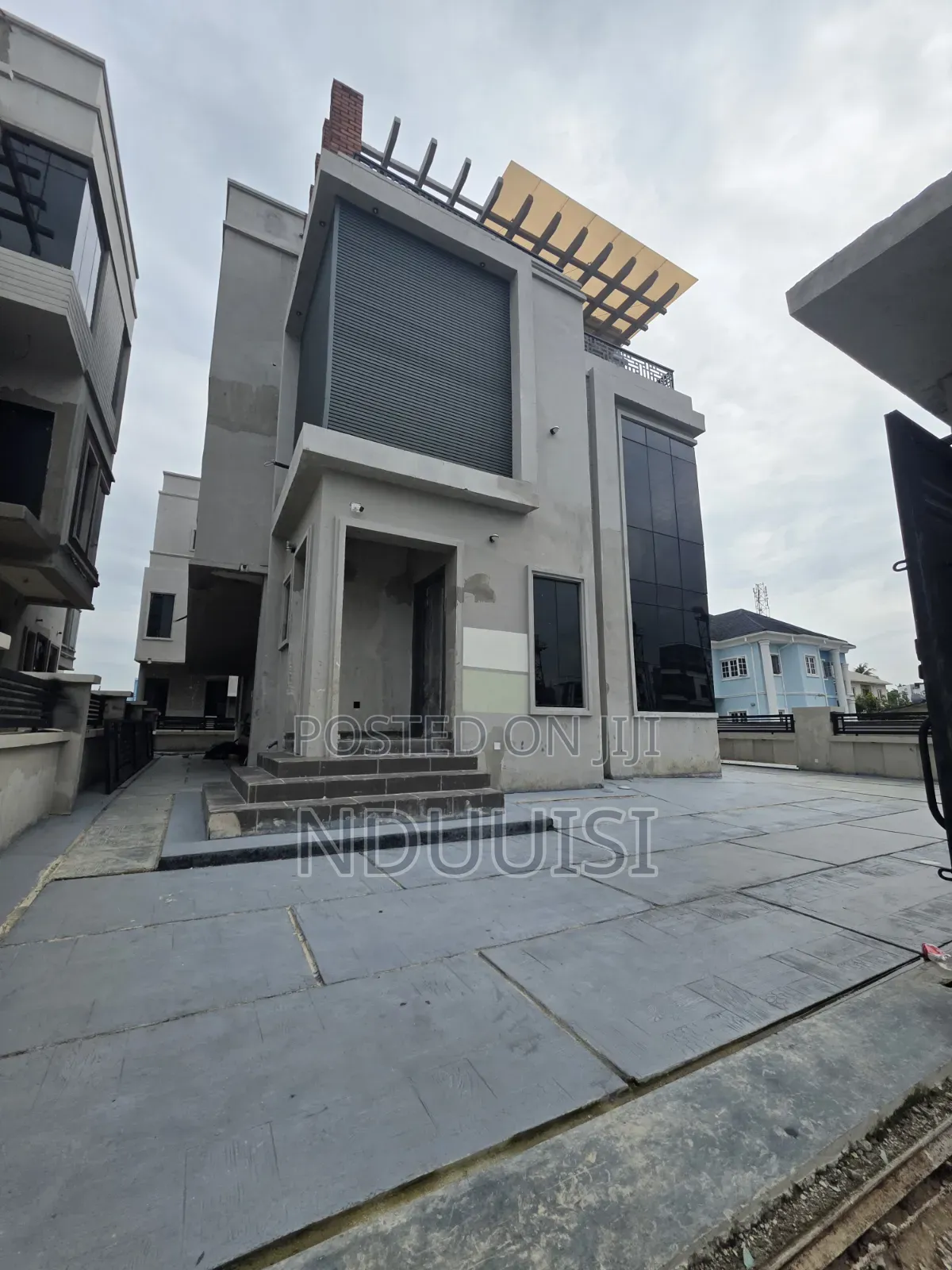 4bdrm Duplex in Alaka Estate for sale in Alaka Estate