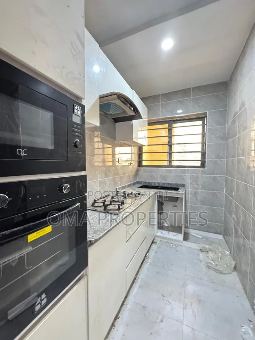 Furnished 2bdrm House in Surulere for sale in Surulere