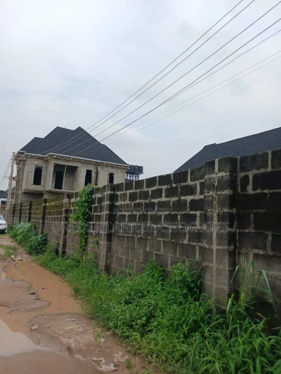 557sqm at N200m
Favoured Estate 
Abuodun Onitiri in Abule Egba