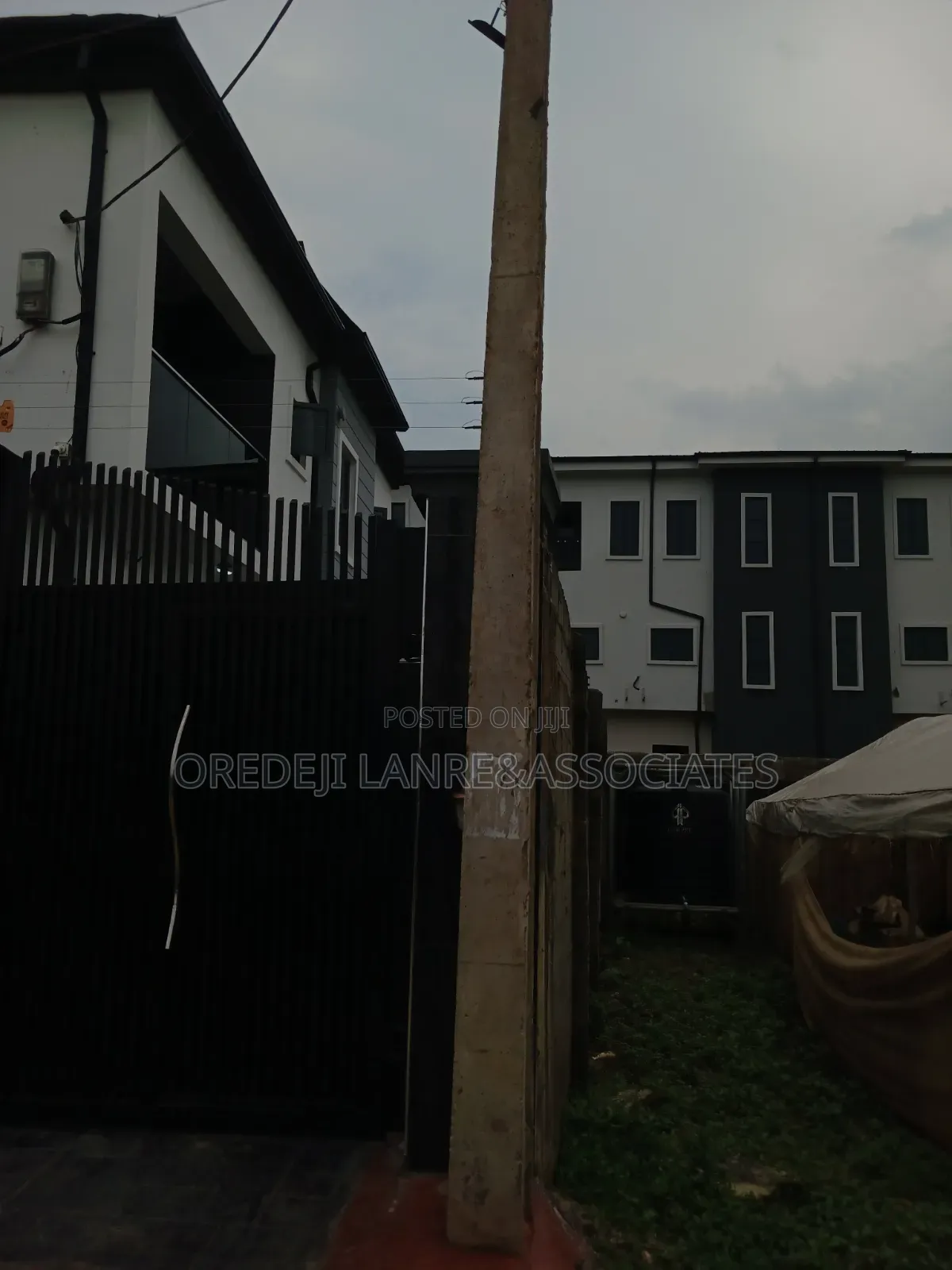 557sqm at N200m
Favoured Estate 
Abuodun Onitiri in Abule Egba