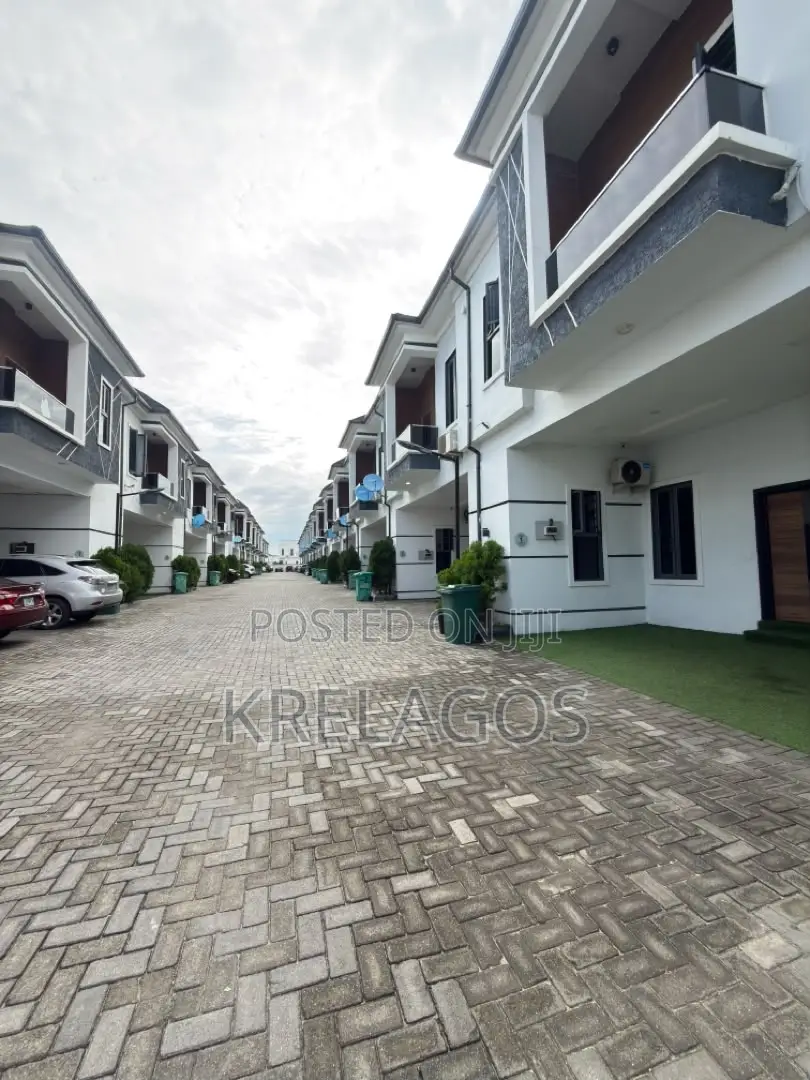 4bdrm Duplex in Orchid, Chevron for rent in Chevron