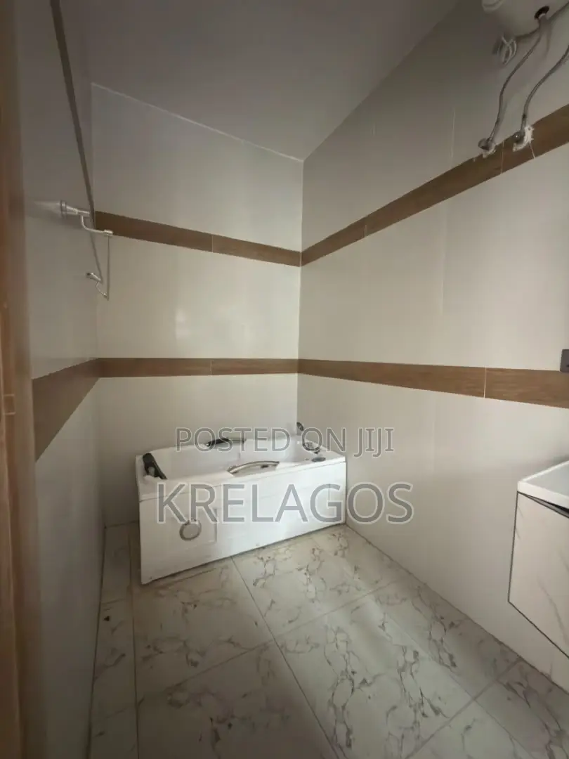 4bdrm Duplex in Orchid, Chevron for rent in Chevron