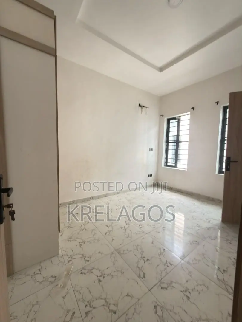 4bdrm Duplex in Orchid, Chevron for rent in Chevron