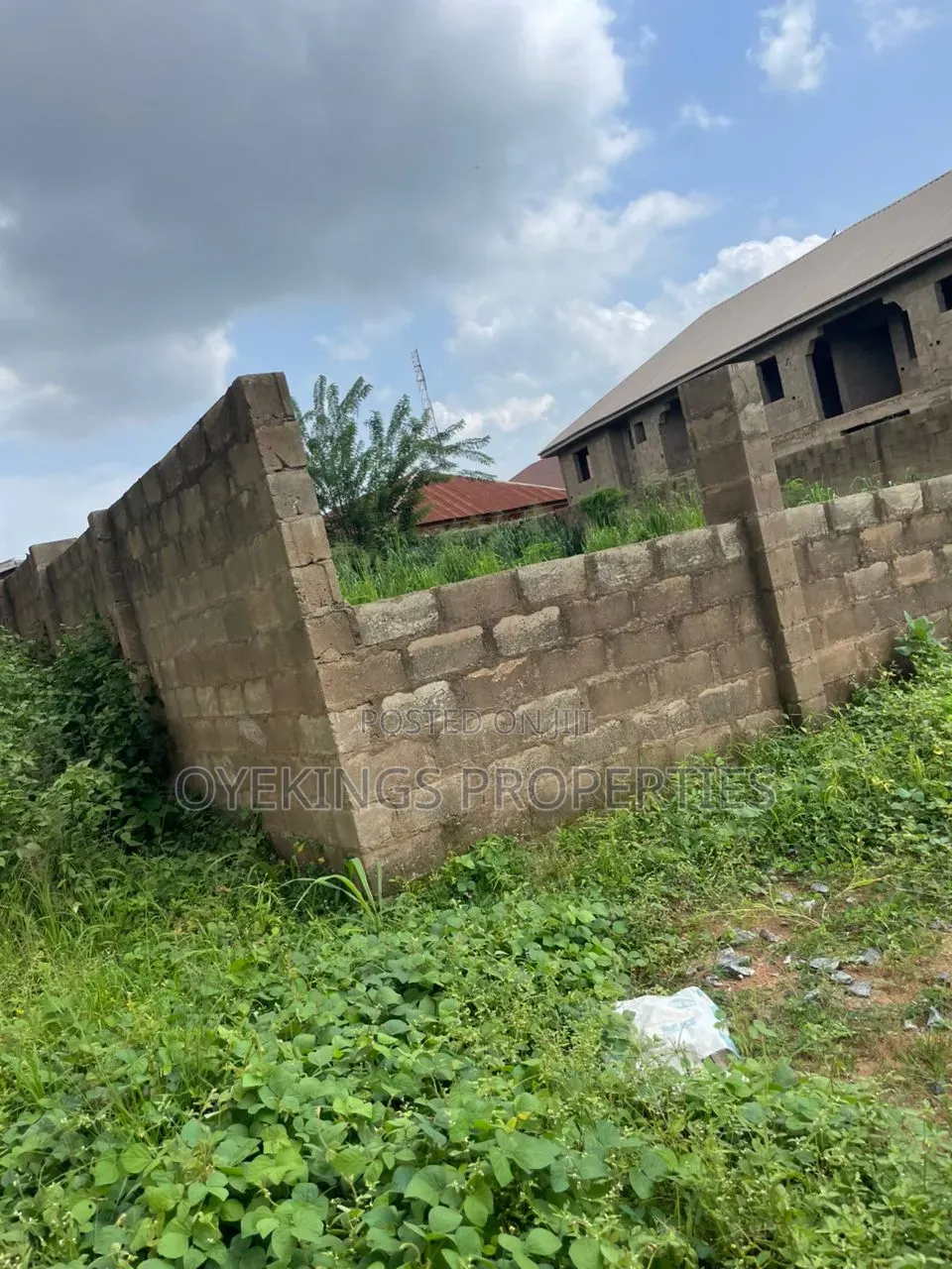 3bdrm Block of Flats in Ogo Oluwa Estate, Akobo for sale in Akobo