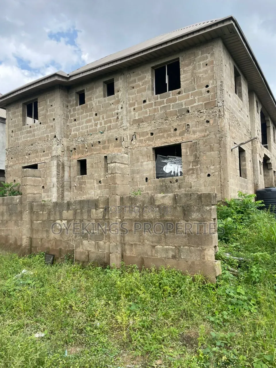 3bdrm Block of Flats in Ogo Oluwa Estate, Akobo for sale in Akobo