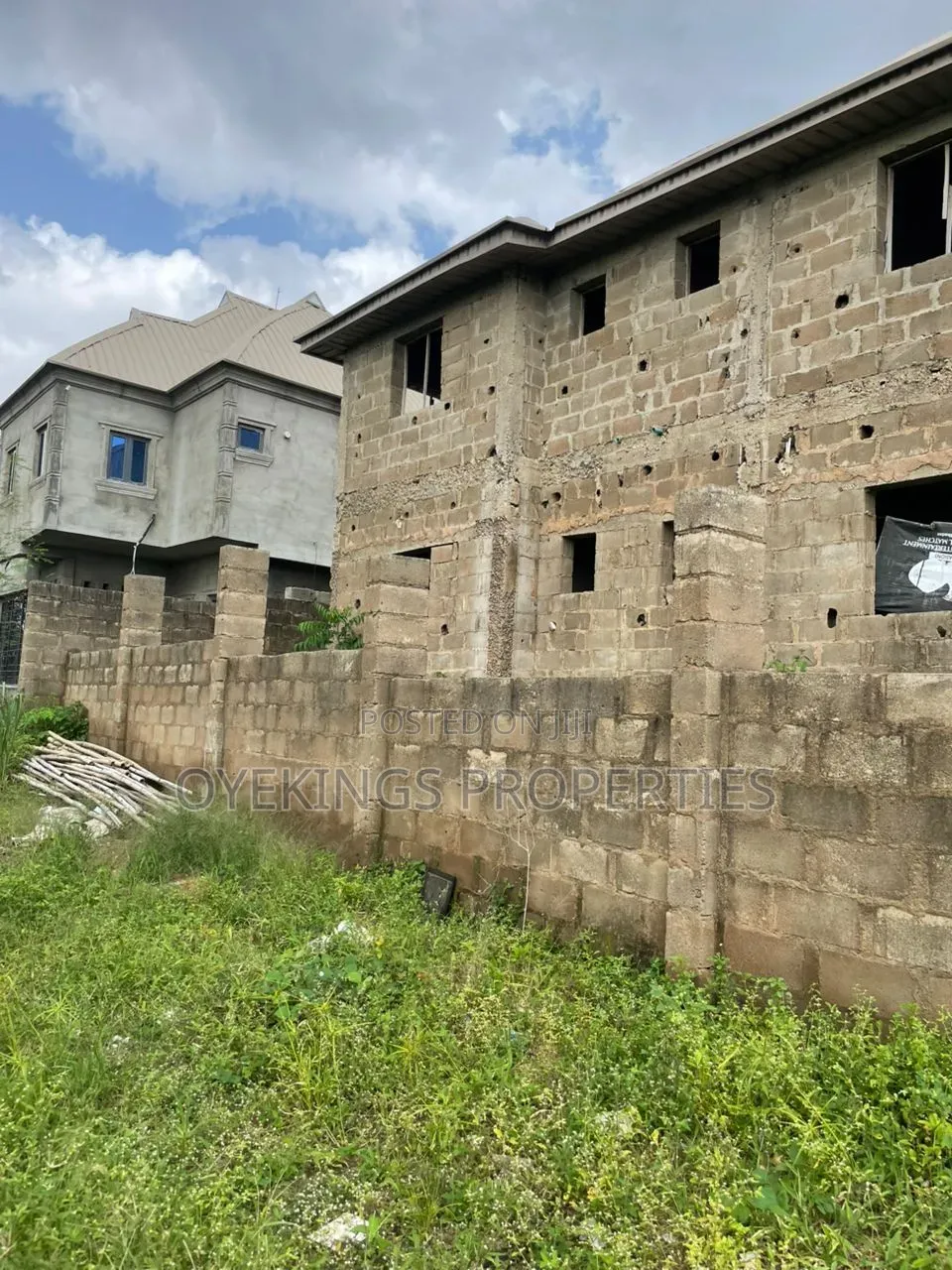 3bdrm Block of Flats in Ogo Oluwa Estate, Akobo for sale in Akobo