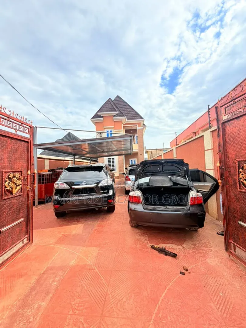 4bdrm Duplex in Cele Egbe Agodo for sale in Cele