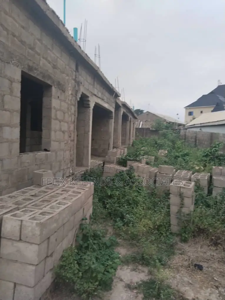 Uncompleted 4 Units of 2bedrooms With 2nos 1bedroom at Alegongo Estate in Akobo