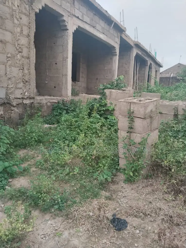 Uncompleted 4 Units of 2bedrooms With 2nos 1bedroom at Alegongo Estate in Akobo