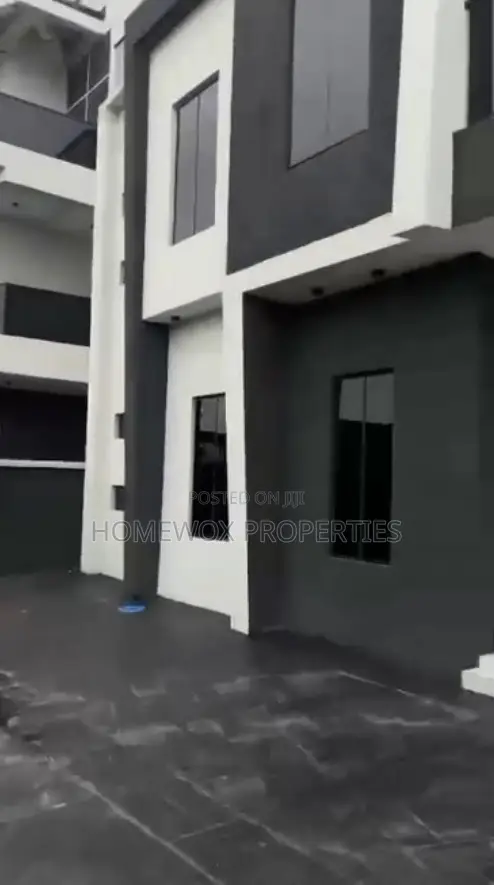 5bdrm Duplex in Omole Phase 1 for sale in Omole Phase 1