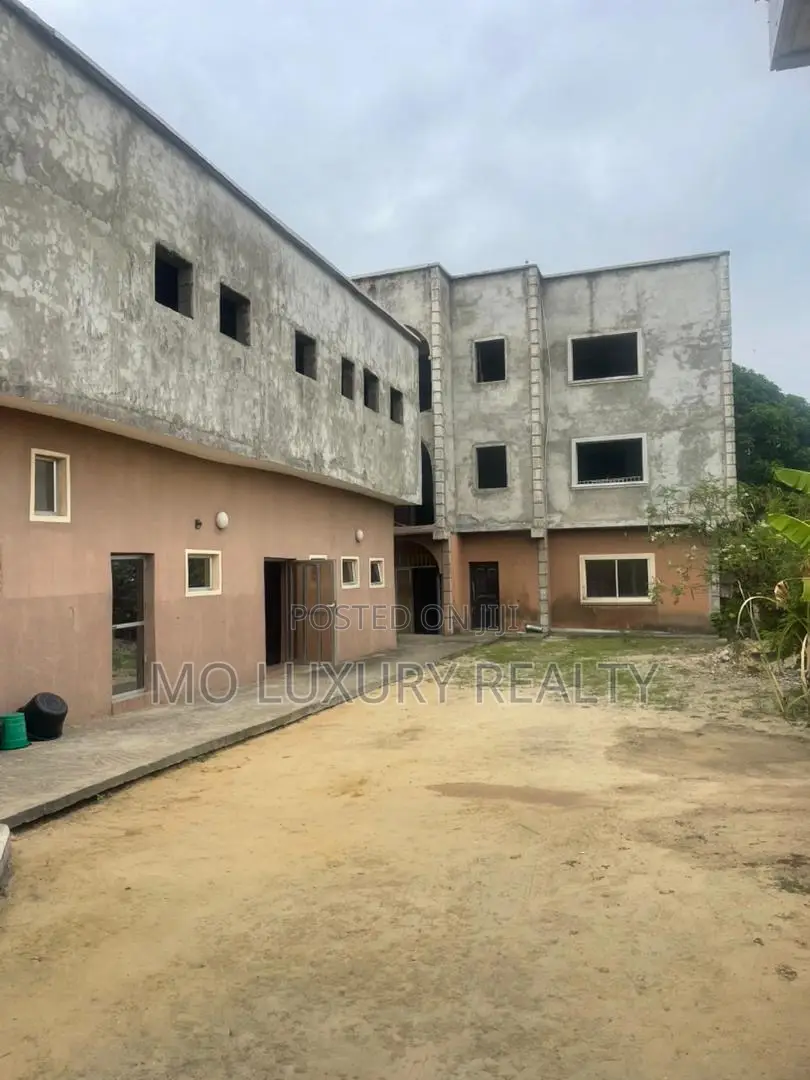 10bdrm Block of Flats in Ajah for sale in Ajah