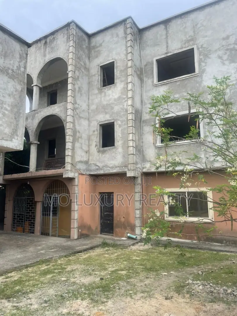10bdrm Block of Flats in Ajah for sale in Ajah