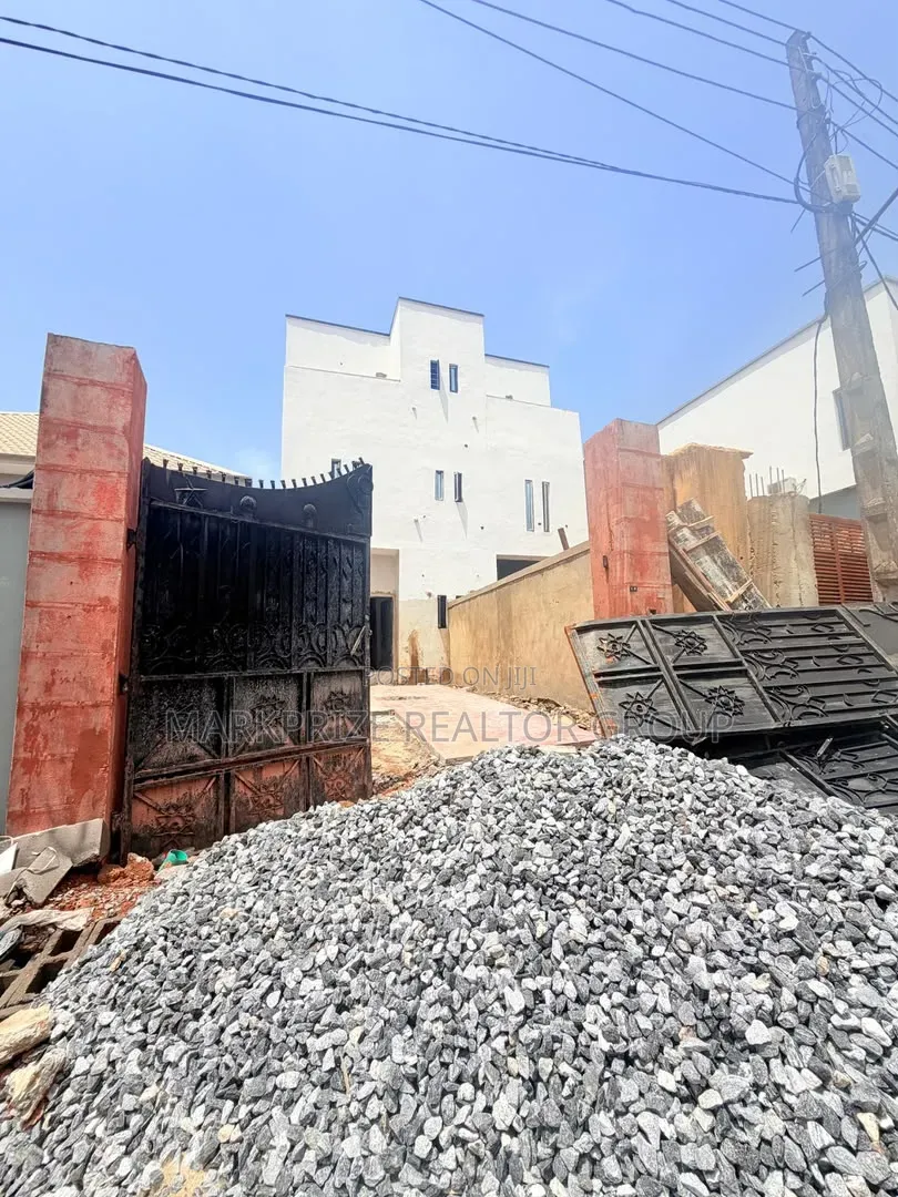4bdrm Duplex in Ojodu Berger Lagos for sale in Berger