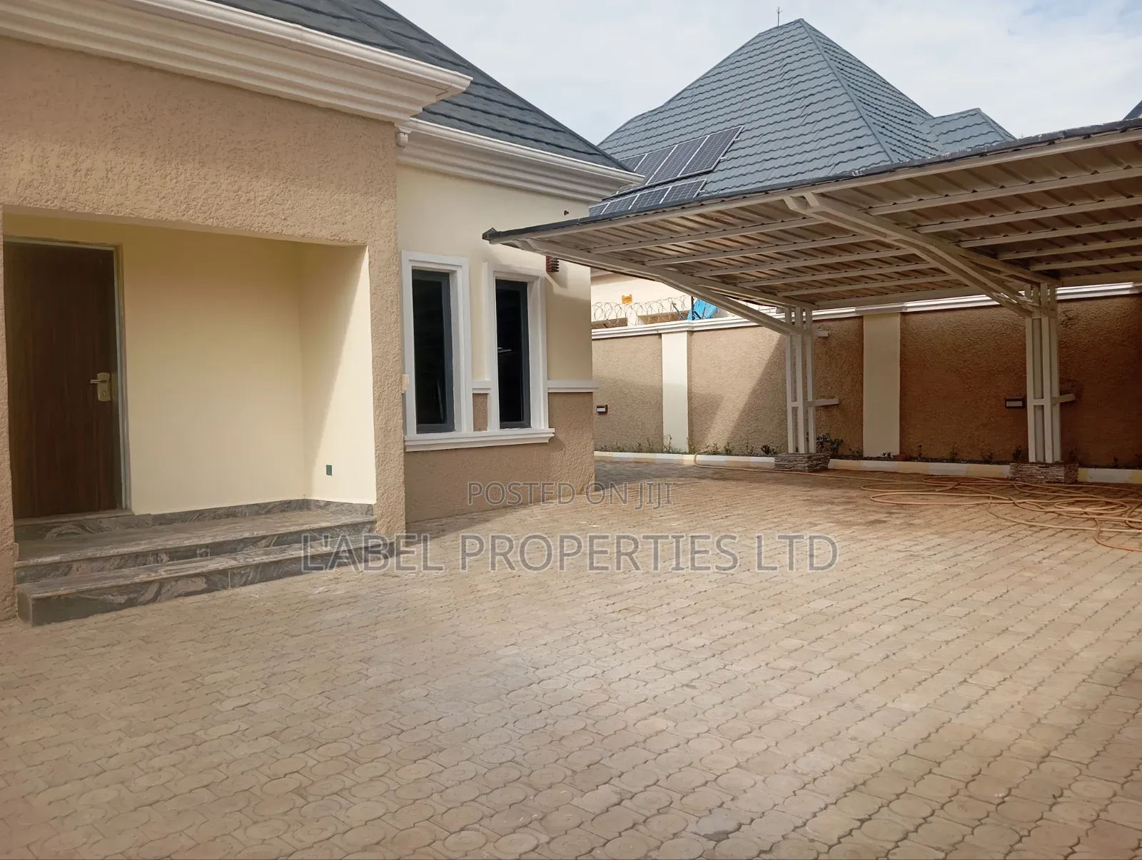 3bdrm Bungalow in Standard Estate for sale in Galadimawa