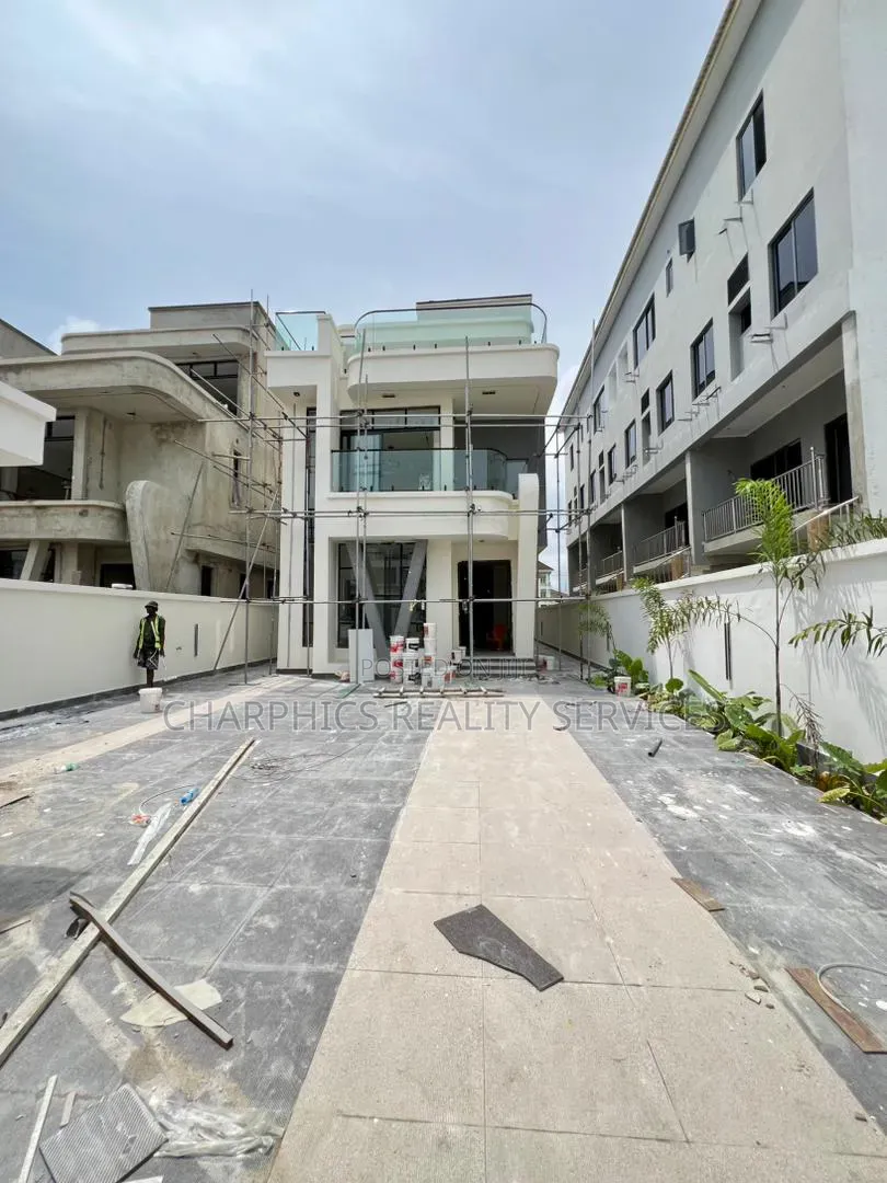 5bdrm Duplex in Lekki Phase 1 for sale in Lekki Phase 1